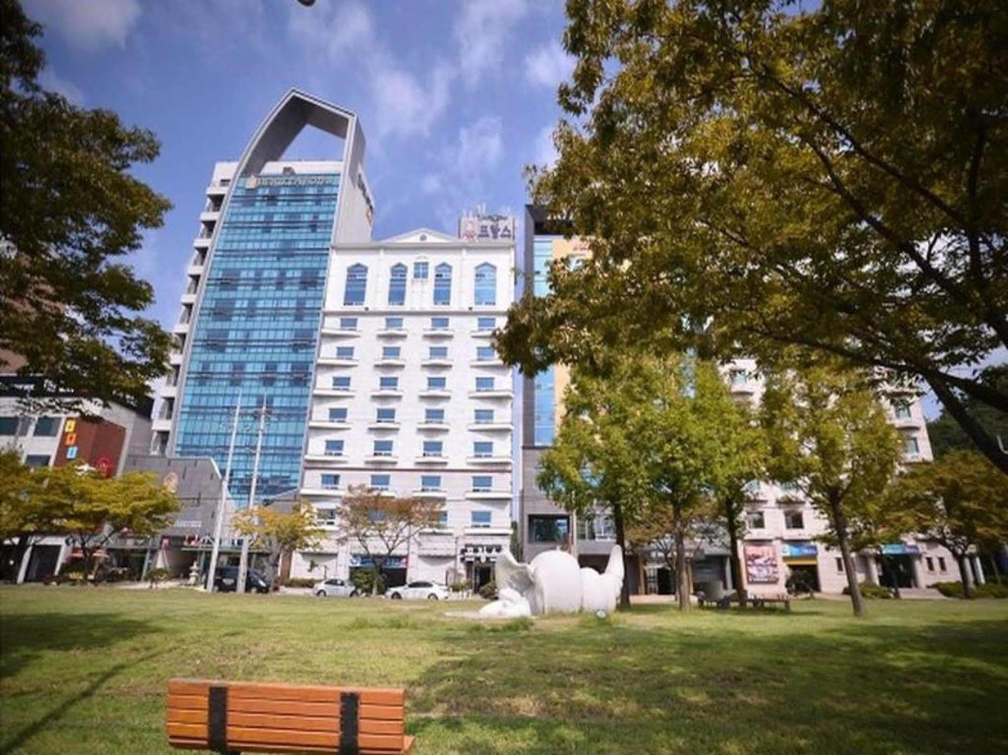 Am Ort Hotel ヨス市 エクステリア 写真