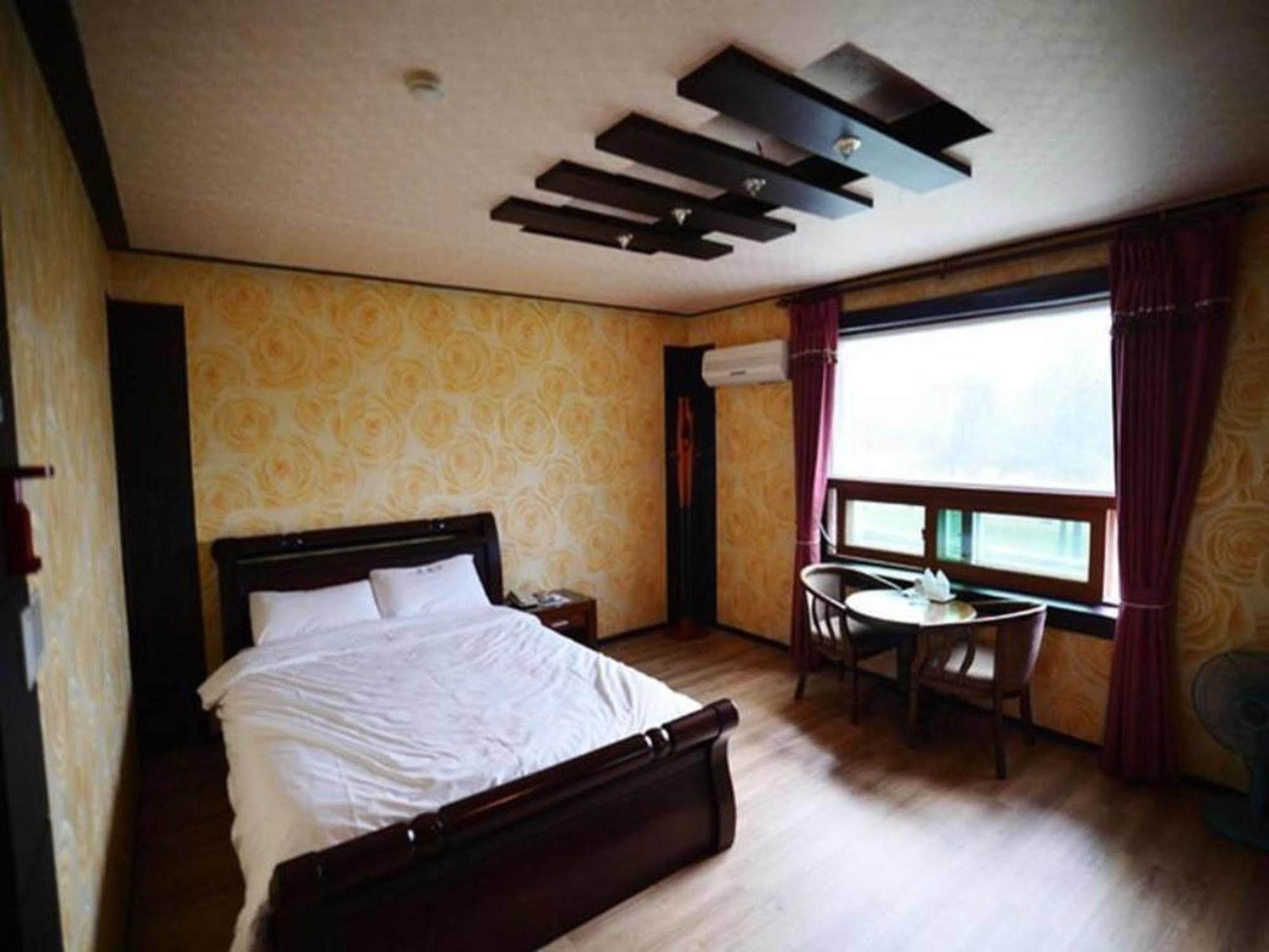 Am Ort Hotel ヨス市 エクステリア 写真